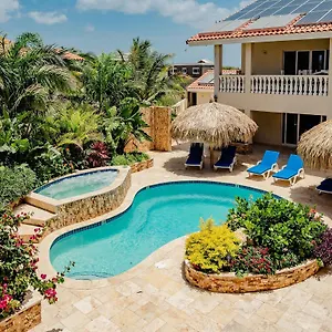 Gorgeous 2-bedroom 2 Km From Eagle Apartamento Bubali